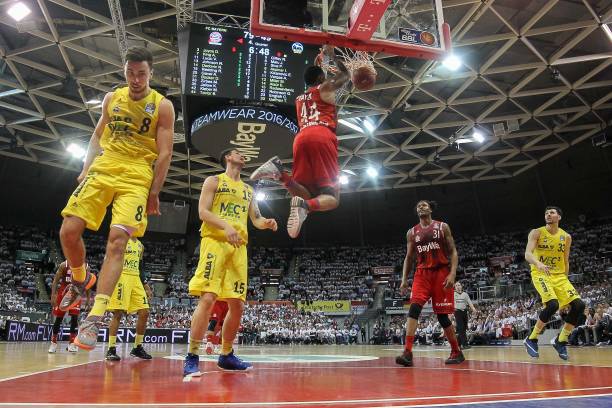 格林轻松地 格林轻松地